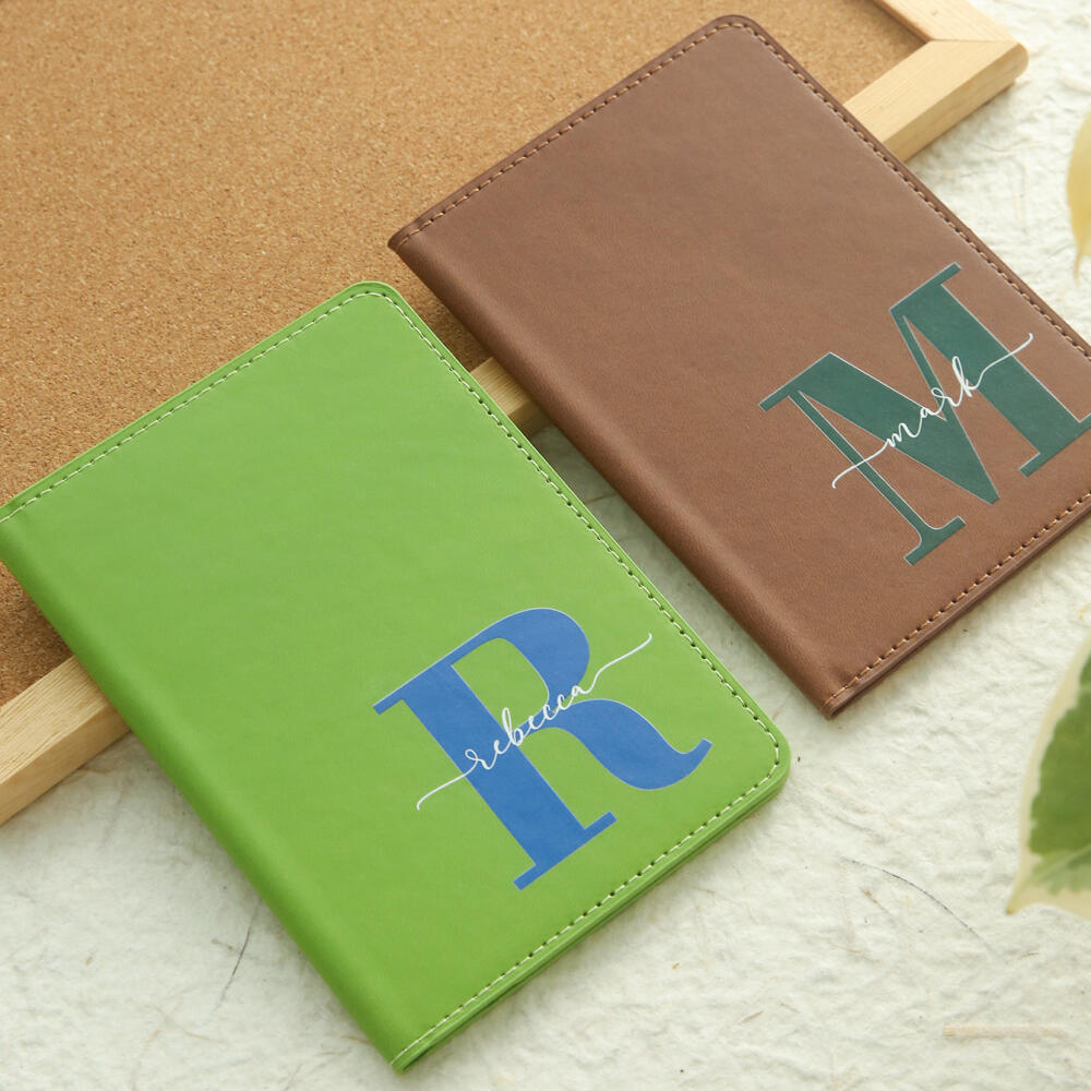غطاء جواز سفر مخصص مطبوع بالأح - مراجعة Monogram Custom Case وسعره